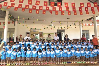 Lan tỏa yêu thương mùa đông: Những chiếc áo ấm đến với học sinh Trường Mẫu giáo Hoa Tăng Bi